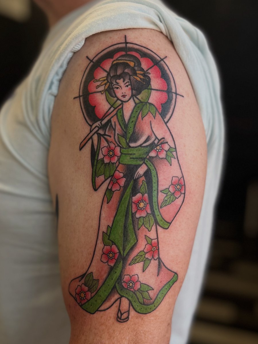 Traditional geisha with parasol, tattoo by Trin, Kustom Tattoo Club